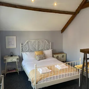 Lovely Coach House With Free Parking , Cardiff United Kingdom