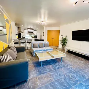 Lush Gated Bay Flat With Fast Wifi & Parking , Cardiff United Kingdom